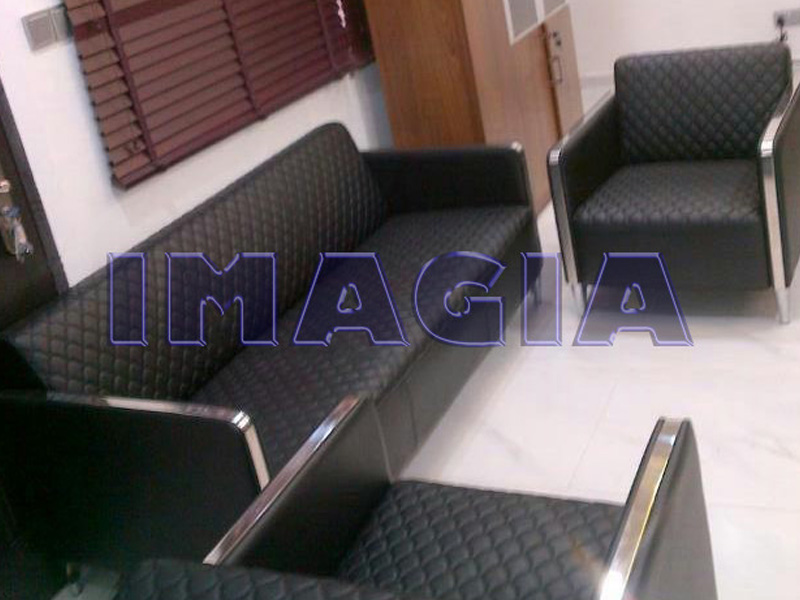 Imagia Italian Furniture - Black Leather Executive Waiting Chair 