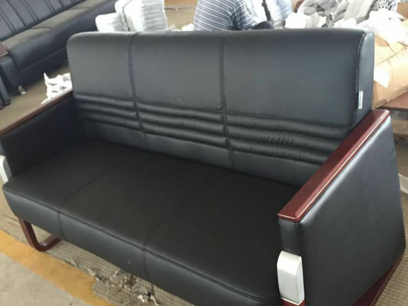 Imagia Italian Furniture - Black Leather 3 Seater Waiting Chair 